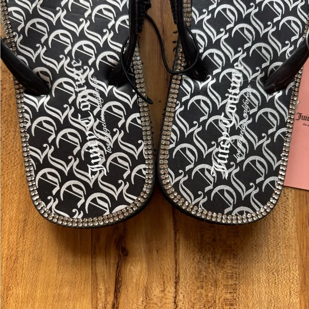 Juicy Couture Monochrome Flip Flops - Picture 4 of 8